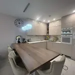 Beverly Hills House Pri Potoku By Pinkreal Дом отдыха *