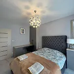 Beverly Hills House Pri Potoku By Pinkreal Дом отдыха *
