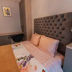 Beverly Hills House Pri Potoku By Pinkreal Дом отдыха *