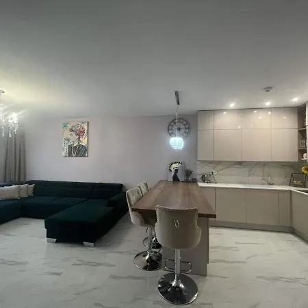 Beverly Hills House Pri Potoku By Pinkreal Dovolenkový dom