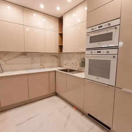 Beverly Hills House Pri Potoku By Pinkreal Dovolenkový dom