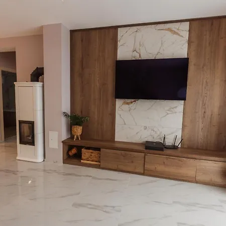 Dovolenkový dom Beverly Hills House Pri Potoku By Pinkreal Solcany