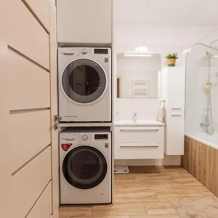 Beverly Hills House Pri Potoku By Pinkreal * Solcany