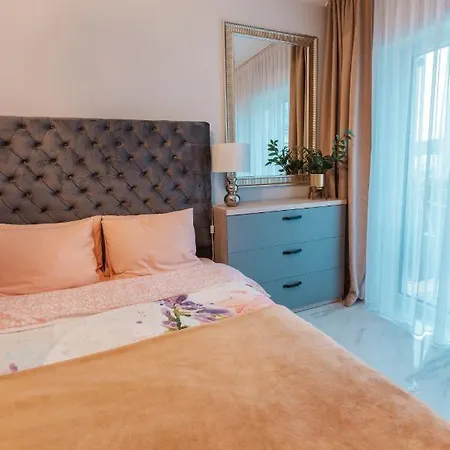 Beverly Hills House Pri Potoku By Pinkreal