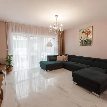 Beverly Hills House Pri Potoku By Pinkreal * Solcany