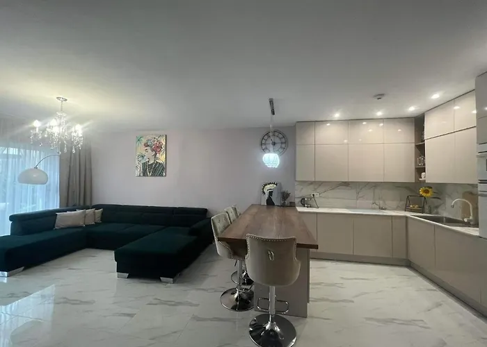 Beverly Hills House Pri Potoku By Pinkreal Feriehus