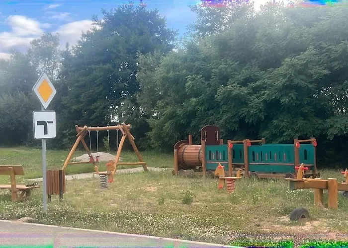 Beverly Hills House Pri Potoku By Pinkreal * Solcany