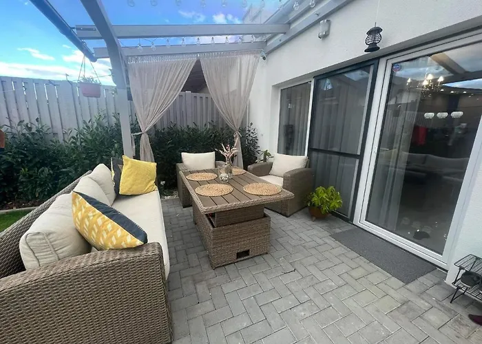 בית נופש Beverly Hills House Pri Potoku By Pinkreal