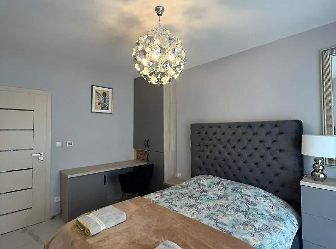 Beverly Hills House Pri Potoku By Pinkreal בית נופש *