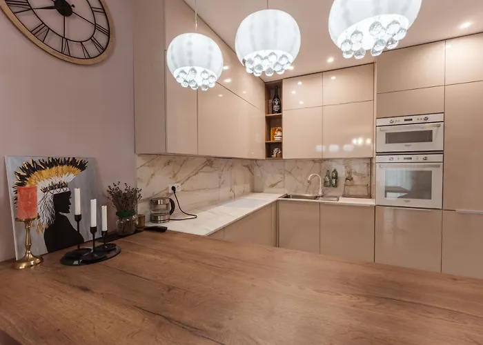 בית נופש Beverly Hills House Pri Potoku By Pinkreal