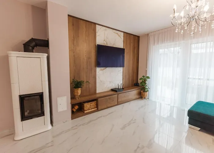 Beverly Hills House Pri Potoku By Pinkreal