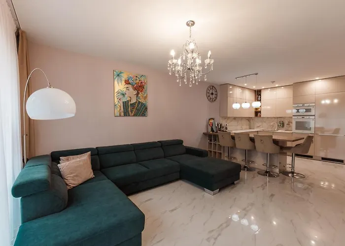 Beverly Hills House Pri Potoku By Pinkreal Solcany