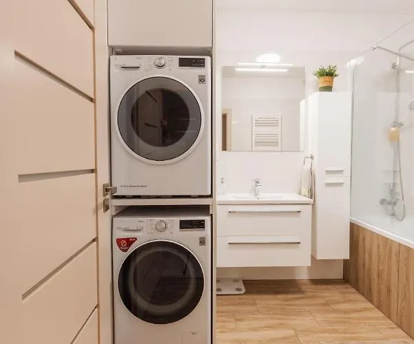 Beverly Hills House Pri Potoku By Pinkreal * Solcany