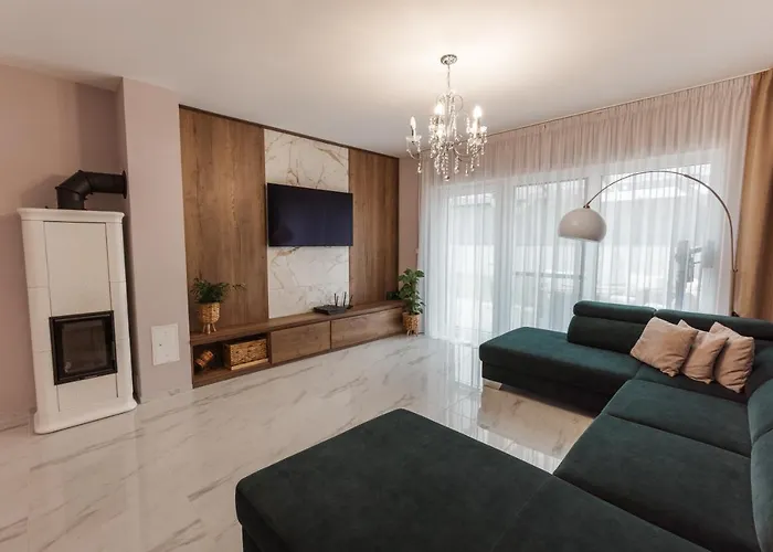 Beverly Hills House Pri Potoku By Pinkreal Vakantiehuis Solcany