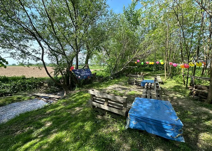 Beverly Hills House Pri Potoku By Pinkreal Solcany